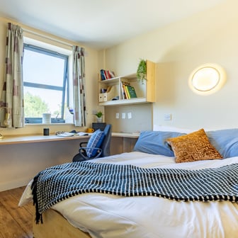Silver En Suite - Image 7